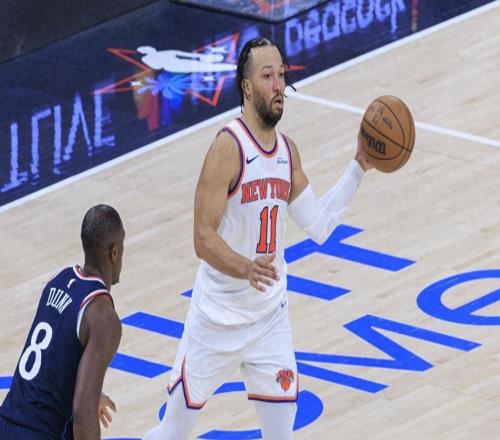 生死止頹尼克斯客場(chǎng)戰(zhàn)爵士唐斯35分余熱未消弱旅再斬季后賽勁旅