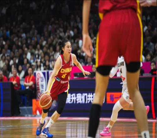 輸15分！女籃功勛0分5失誤卻被原諒，球迷：這隊(duì)友歐文來(lái)了都沒(méi)用