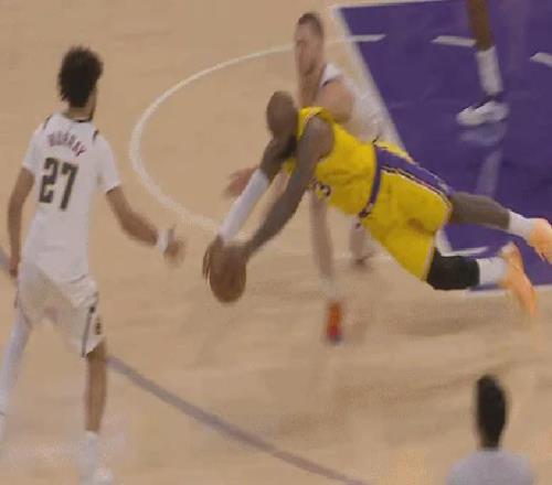 絕殺！湖人干翻掘金！41歲詹姆斯史詩級救球