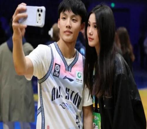 又是0分！拿MVP后3戰(zhàn)2場(chǎng)0分，球迷：還問(wèn)郭士強(qiáng)為啥不帶他