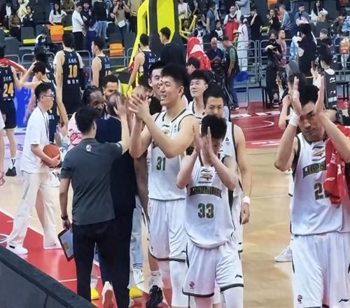 0分0分還是0分！廣東慘敗他是最失意之人，不上場(chǎng)球隊(duì)反贏遼寧7分