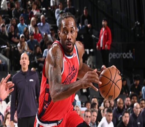 NBA最新局勢(shì)！殘陣勇士遭21分逆轉(zhuǎn)，小卡字母哥受傷，湖人吃紅利