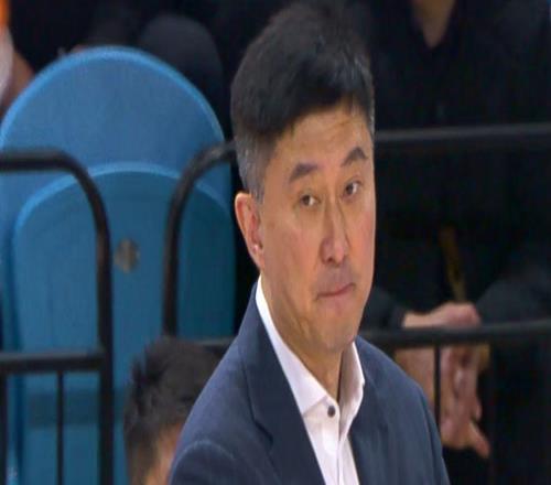 廣東隊(duì)輸給遼寧16分！球迷：杜鋒應(yīng)向楊鳴學(xué)習(xí)，主動(dòng)辭職