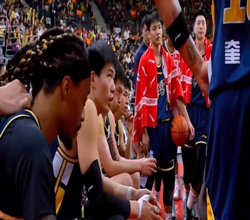 0分0分還是0分！廣東慘敗他是最失意之人，不上場(chǎng)球隊(duì)反贏遼寧7分