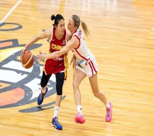 女籃險(xiǎn)勝捷克引熱議！蘇群：張子宇與現(xiàn)代籃球脫軌很難再有李夢(mèng)了