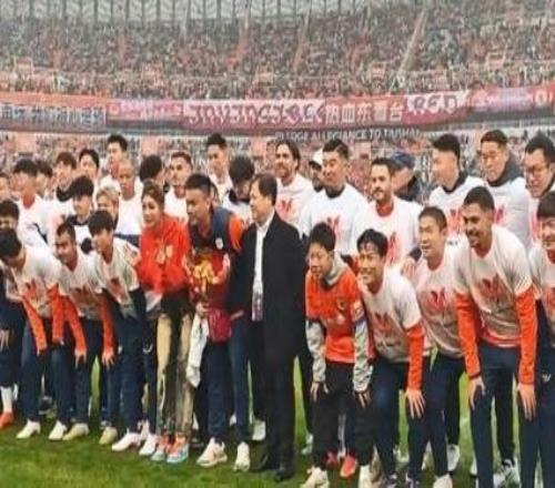 韓鵬祝福張弛：“上半場”結束，“下半場”同樣精彩，送戰(zhàn)友