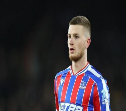 曼聯(lián)夏窗大換血要爭冠！卡里克劍指4大強援，胖虎將走航母盼續(xù)約