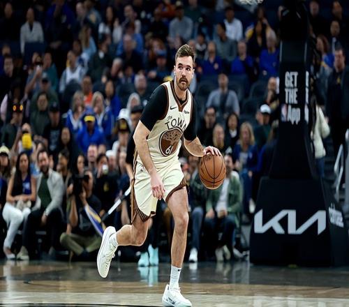 表現(xiàn)依然沒(méi)有起色，勇士真沒(méi)必要繼續(xù)培養(yǎng)這位替補(bǔ)控衛(wèi)了