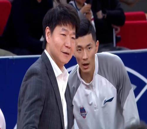 CBA山東男籃客場不敵上海，新外援24分難造逆轉(zhuǎn)，遭遇兩連敗