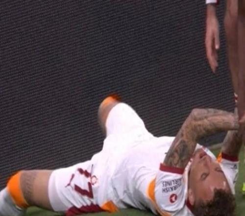 加拉塔薩雷球星遭遇駭人重傷：諾阿朗被擔(dān)架抬離，現(xiàn)場氣氛凝重