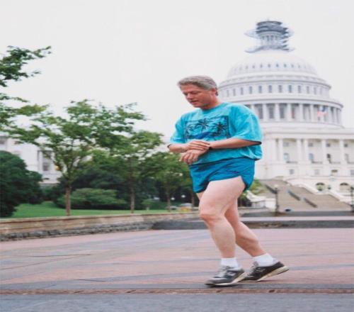 他們專賣“老頭鞋”，卻能簽下19歲NBA未來門麵？