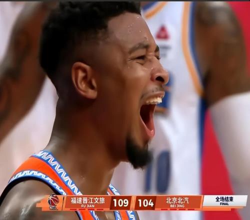 被昔日隊友排擠！今38分軍訓昔日隊友，球迷：新疆裁他是多么愚蠢