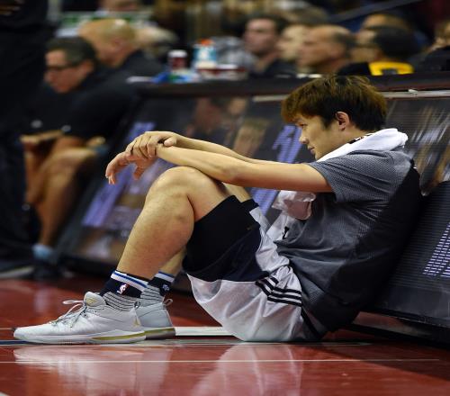 淚目！丁彥雨航正式退役，兩奪MVP逐夢(mèng)NBA，卻被傷病毀了青春