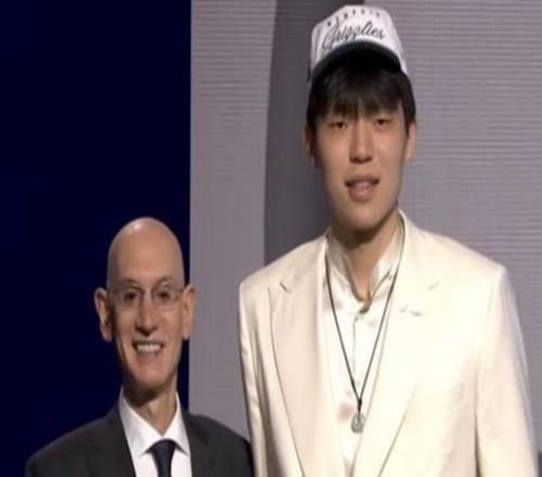 Shams談?wù)痼@的選秀時刻：開拓者選楊瀚森，太陽選卡梅隆約翰遜