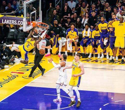 東里歸位，湖人強(qiáng)勢(shì)穩(wěn)住第3，詹姆斯有望復(fù)制2020年，再奪FMVP