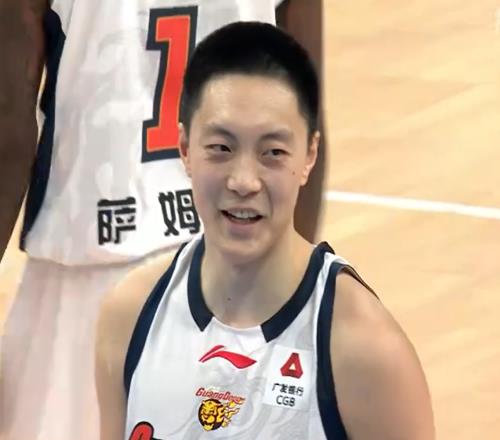 不是薩姆納，不是胡明軒！廣東隊(duì)輸江蘇，有1人要負(fù)責(zé)任