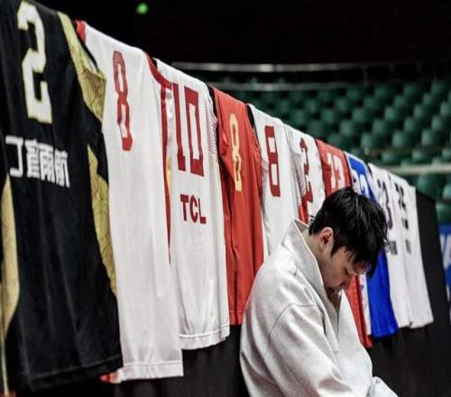 丁彥雨航：如果腿沒事我想打到45歲，堅(jiān)持這么久本不想遺憾退役