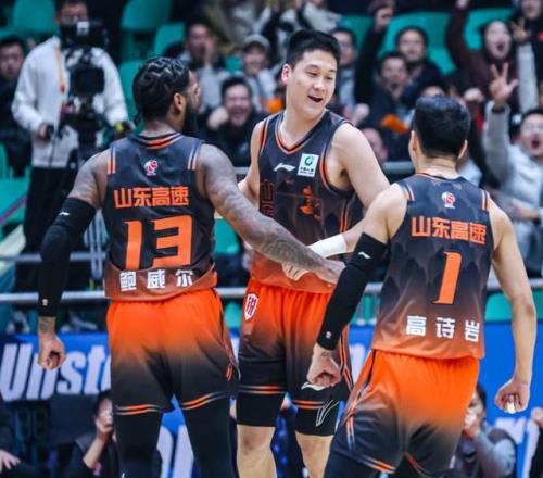 兩戰(zhàn)砍28分+8記三分！山東18歲潛力新星低調(diào)崛起，感謝邱彪培養(yǎng)