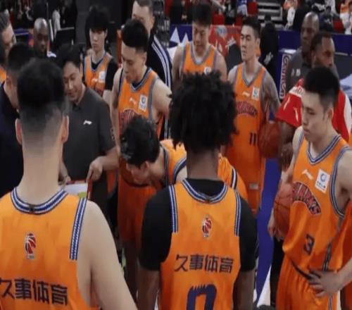 CBA一夜三重奏！上海9連勝碾壓四川，趙睿34分帶隊(duì)掀翻遼寧