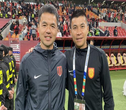 甘銳與黃希揚在德比戰(zhàn)合影留念：我們都不再年輕
