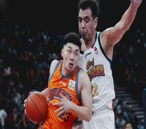 從上海灘最強高中生到大鯊魚本土球員獨苗，吳澤昊上演CBA職業(yè)生涯首秀