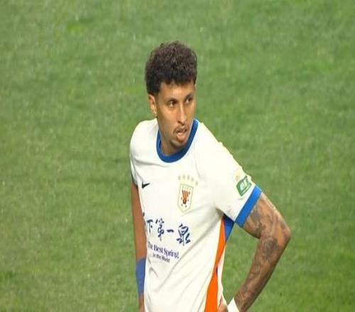 韓鵬浪費(fèi)陣容深度，落后上后衛(wèi)泰山一套主力踢到底不敢換克雷桑