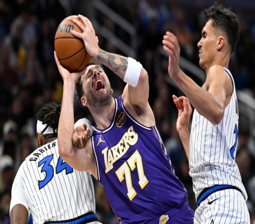 下半場(chǎng)13中2+三分7中0夢(mèng)游！肯納德絕殺拯救東皇：延續(xù)30+紀(jì)錄