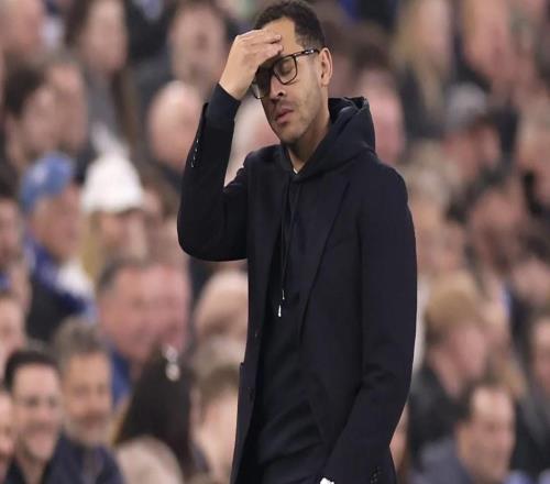 桑切斯和約恩森都缺乏信心，電訊報：切爾西或?qū)⒃谙奶旌為T將