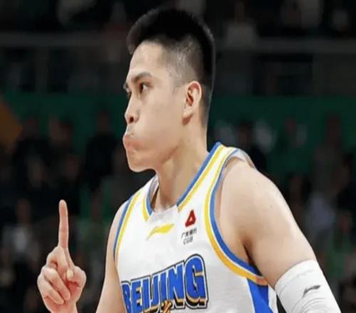 勝遼寧發(fā)布會(huì)！許利民認(rèn)可下半場(chǎng)調(diào)整，力挺杰曼暫未打算調(diào)整小外