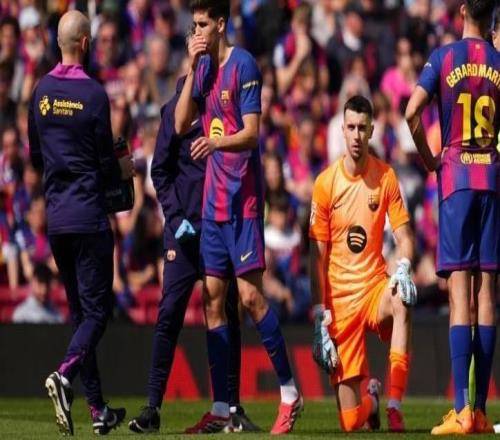 世體：比賽中拉菲讓霍安暫停比賽，隊(duì)醫(yī)進(jìn)場時(shí)前者趁機(jī)換了鞋