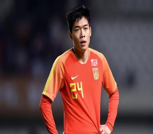 連續(xù)3輪0出場，蒿俊閔接班人回歸后慘遭韓鵬無視，淪為中超看客