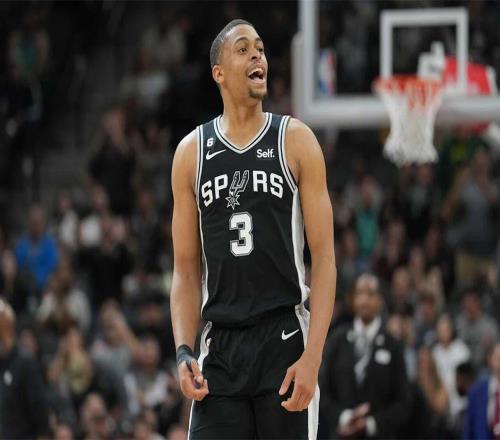 超越倫納德！馬刺隊魂，凱爾登本賽季什么水平