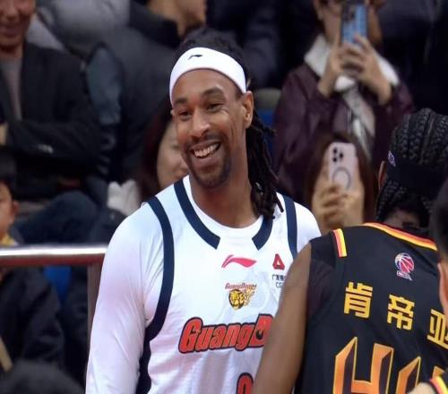 恭喜廣東隊(duì)！CBA最大黑馬慘遭重大打擊，杜鋒進(jìn)季后賽四強(qiáng)穩(wěn)了！