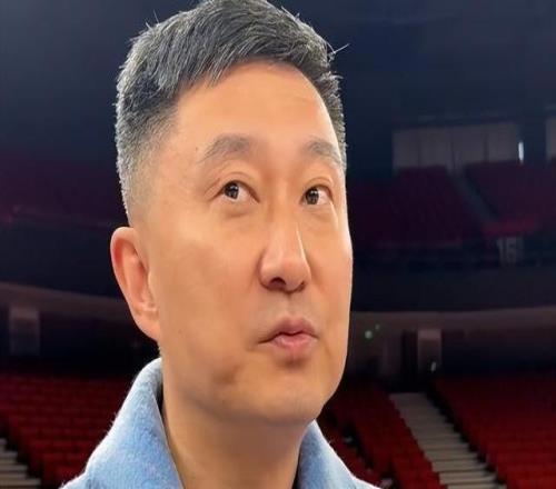 杜鋒：球隊(duì)起伏很正常，崔永熙有一年多沒打球恢復(fù)需要循序漸進(jìn)