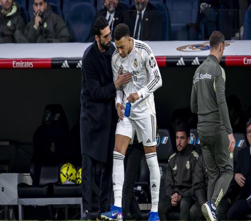 眾西媒批姆巴佩不逼搶：他在場(chǎng)上除了散步，什么貢獻(xiàn)也沒(méi)有