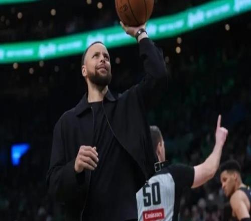 路威：庫里可以以角色球員身份加盟馬刺爭冠