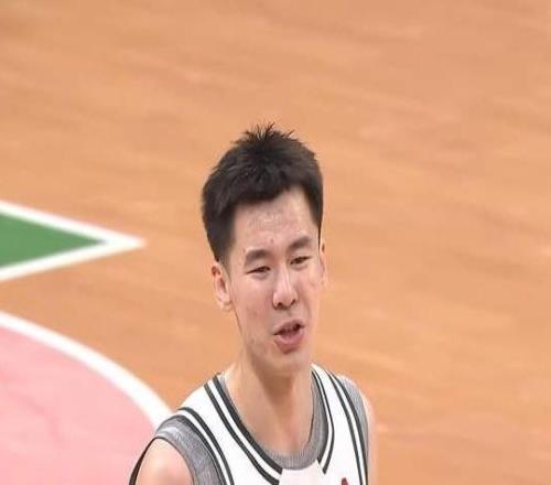 3分險勝，遼寧男籃上演逆轉(zhuǎn)趙繼偉11分11助攻外援23分避免被裁