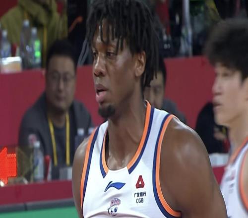 懷特塞德26籃板上海橫掃廣東豪取十連勝，浙江廣廈瑟瑟發(fā)抖