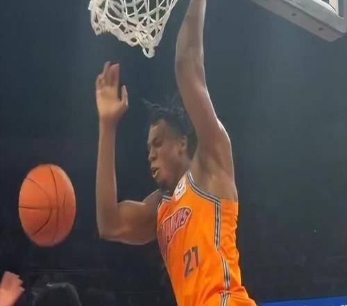 懷特塞德14分26籃板刷新賽季新高統(tǒng)治攻防打爆廣東男籃禁區(qū)