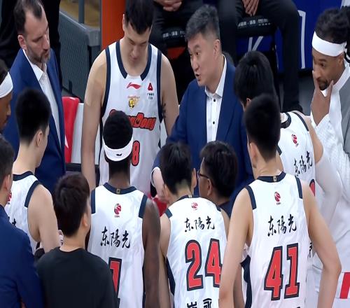 4戰(zhàn)上海輸75分！廣東卻傳4好消息，新大外已在路上，沖冠仍然有戲