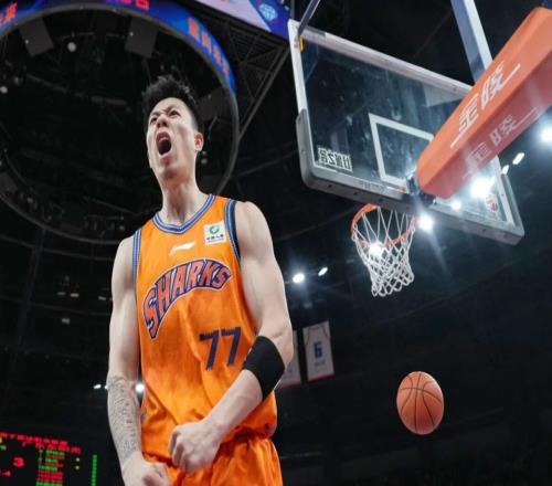 CBA排名又亂了！上海10連勝殺回第一，廣東難保前4，北京又被爆冷