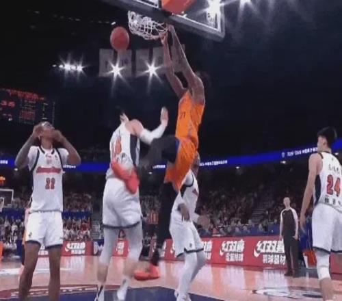 扣瘋了！正負值+33！蓋帽王徹底統(tǒng)治廣東隊