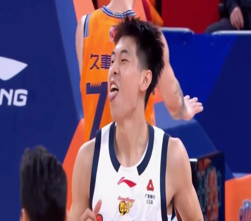 瘋狂！CBA一夜爆4場(chǎng)大冷，爭(zhēng)冠大熱再次翻車(chē)，廣東2連敗仍是前三