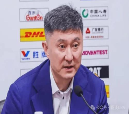 廣東男籃輸球，杜鋒對(duì)球員拼勁滿意，麥考爾8中1胡明軒正負(fù)值20