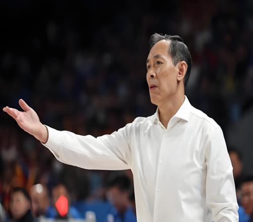 畫(huà)虎不成反類(lèi)犬！許利民錯(cuò)信了1人，導(dǎo)致球隊(duì)滿(mǎn)盤(pán)皆輸