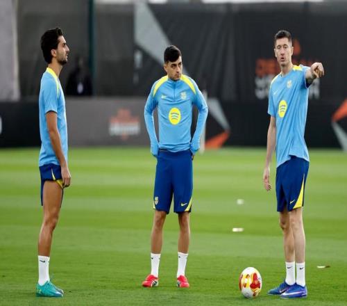 阿斯：巴薩已陷入中鋒危機(jī)，夏窗若萊萬留隊(duì)將處理費(fèi)蘭的未來