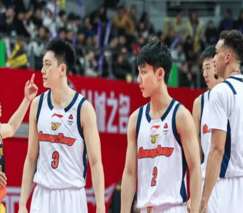 被賽季四殺+最近2勝6負(fù)，廣東隊(duì)跌至谷底，杜鋒該醒醒了