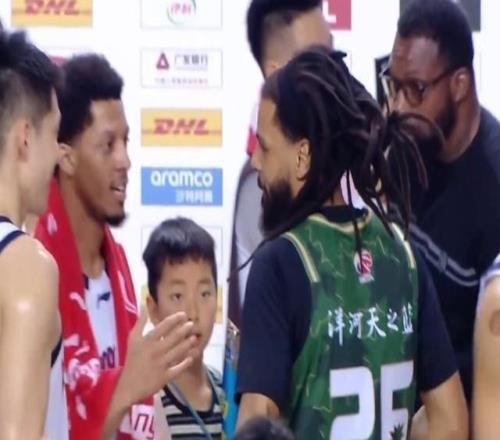 说唱歌手科尔CBA首秀5中0引热议！媒体人：这也是他的人生时刻