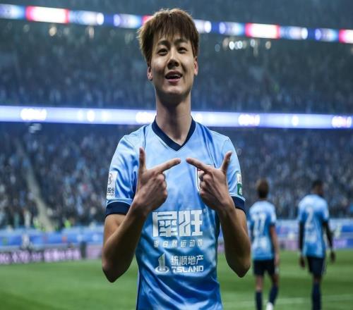 邵佳一现场考察，个人认为三名球员应进国家队，21岁小将上榜