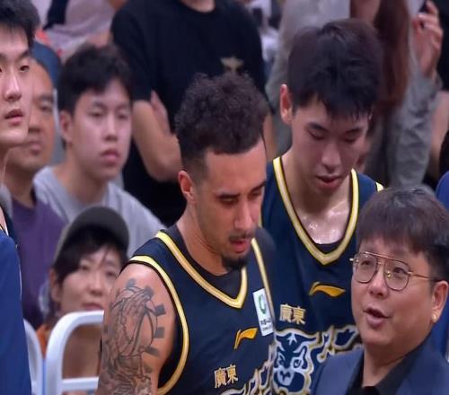 恭喜杜锋!广东最适合的“黑硬”大外援曝光,朱芳雨将出手截胡